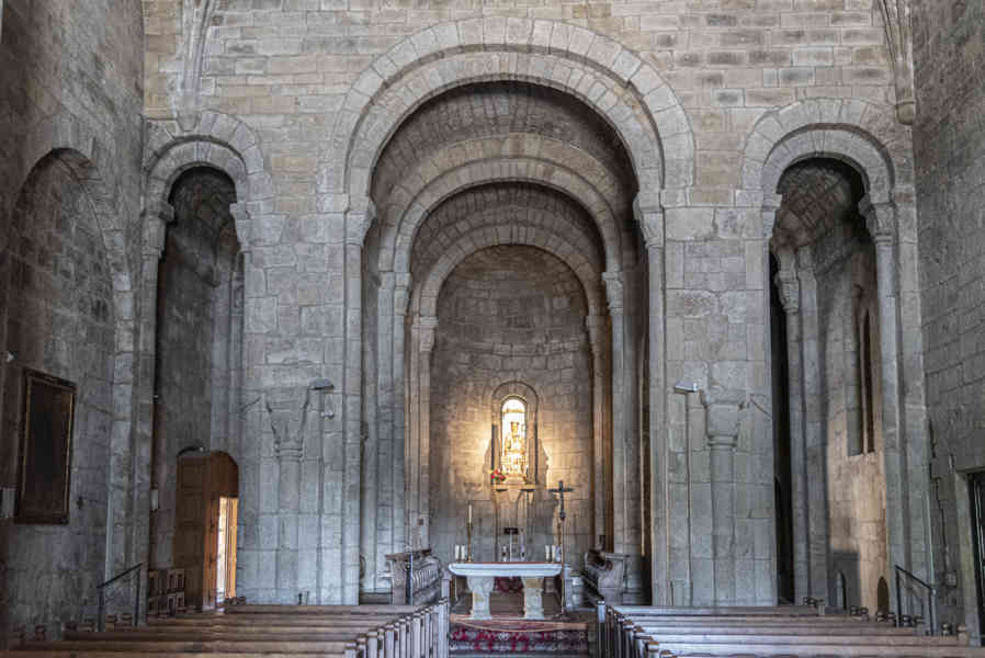 Reyno de Navarra - monasterio de Leyre 13 - iglesia de San Salvador de Leyre.jpg